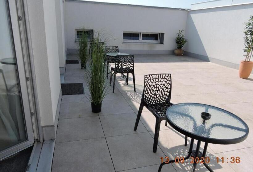 בית מלון כפרי Primma