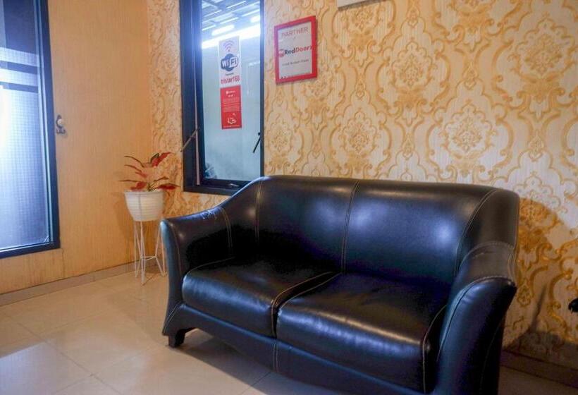 Hotel Reddoorz Syariah Near Pltu Cilacap