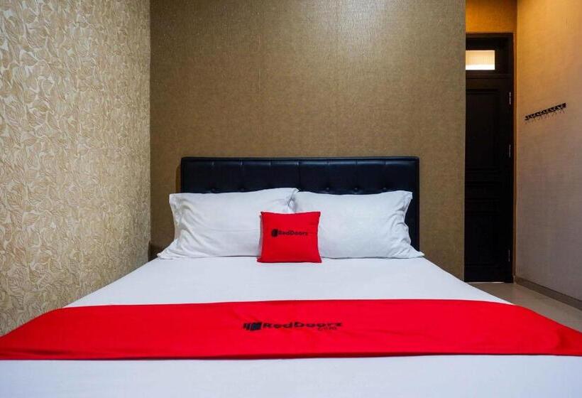 Hotel Reddoorz Syariah Near Pltu Cilacap