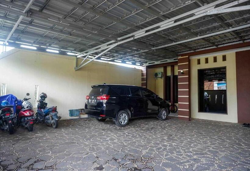 Hotel Reddoorz Syariah Near Pltu Cilacap