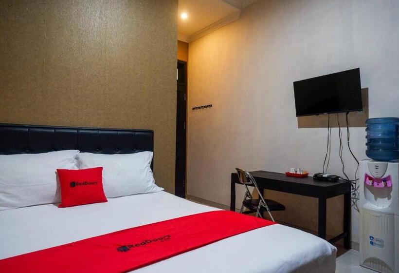 Hotel Reddoorz Syariah Near Pltu Cilacap