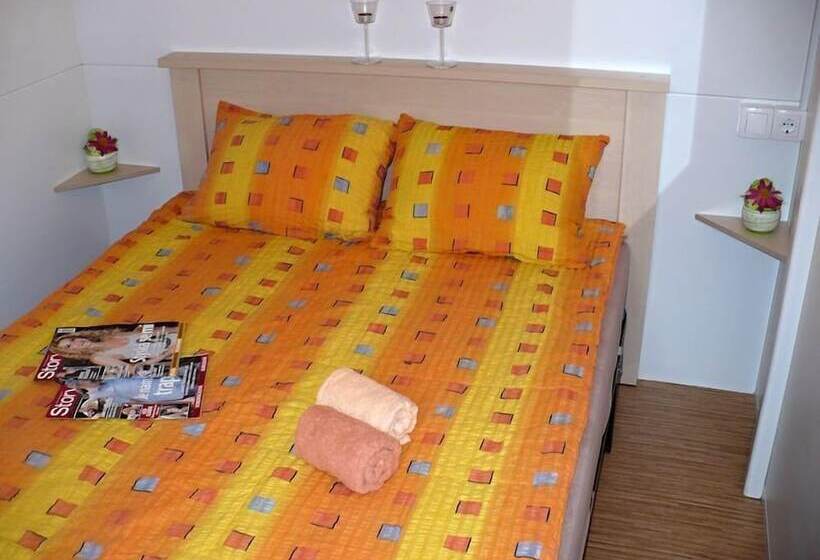 Отель Victoria Mobilehome Camping Park Soline