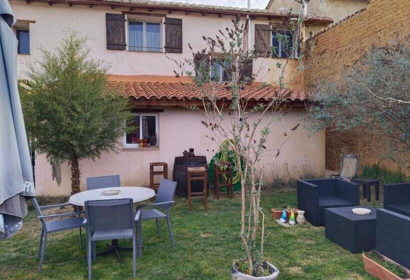 Las Hadas Albergue  Solo Para Peregrinos   Vegano  Bar