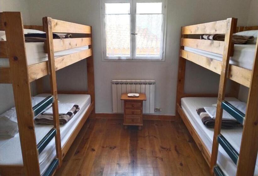 Las Hadas Albergue  Solo Para Peregrinos   Vegano  Bar