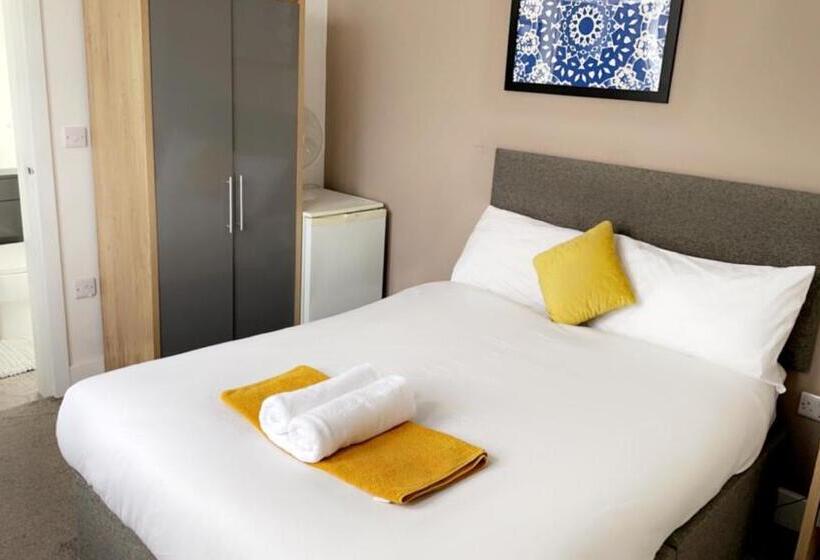 פנסיון Free Parking  Sandal Park View