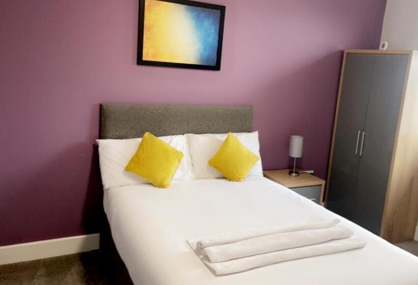 פנסיון Free Parking  Sandal Park View