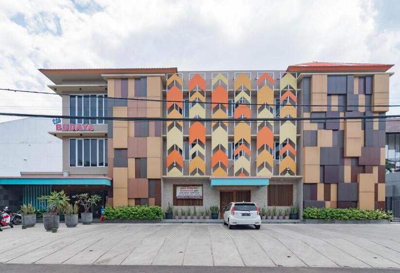 Sans Hotel Budaya Cirebon