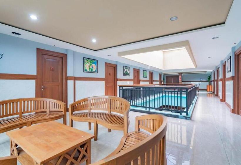 Sans Hotel Budaya Cirebon