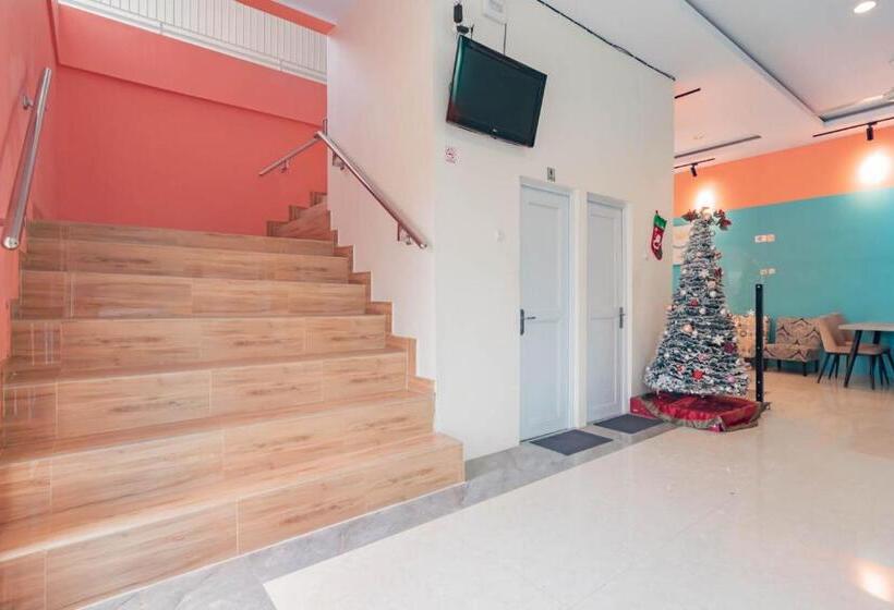 Sans Hotel Budaya Cirebon