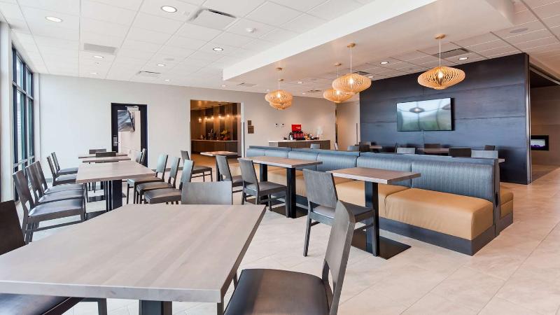 Отель Best Western Plus Settlers Point