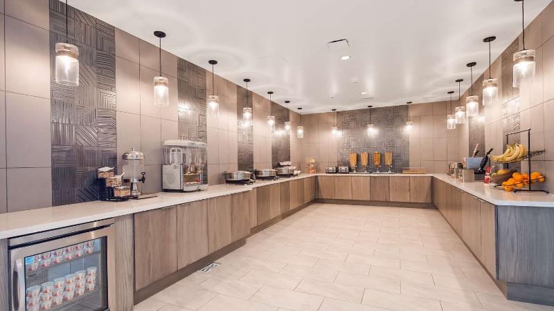 Отель Best Western Plus Settlers Point