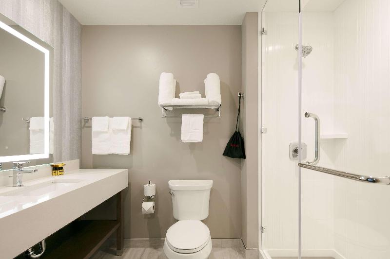 Отель Best Western Plus Settlers Point