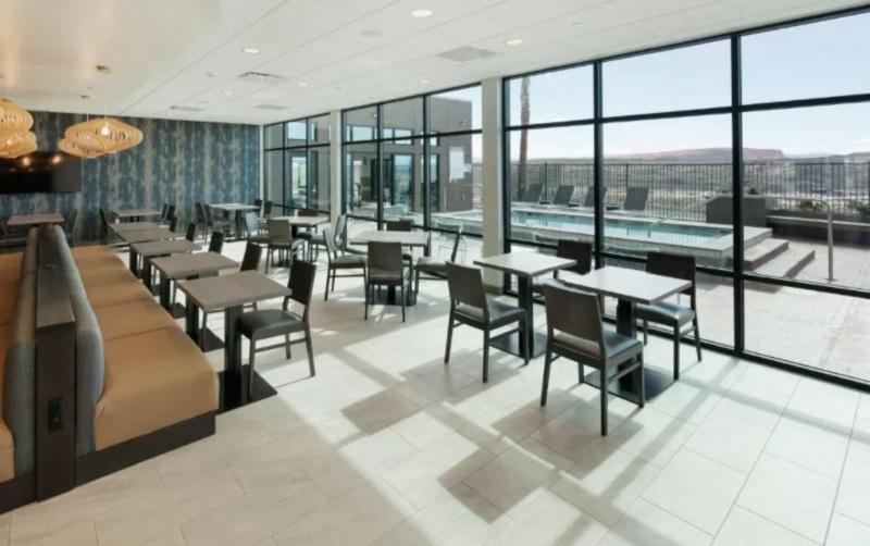 Отель Best Western Plus Settlers Point