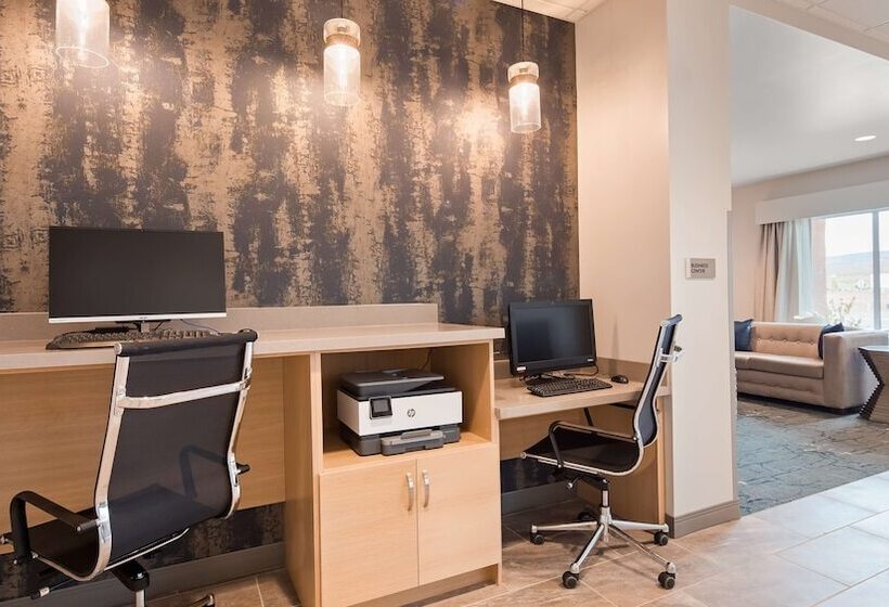 Отель Best Western Plus Settlers Point