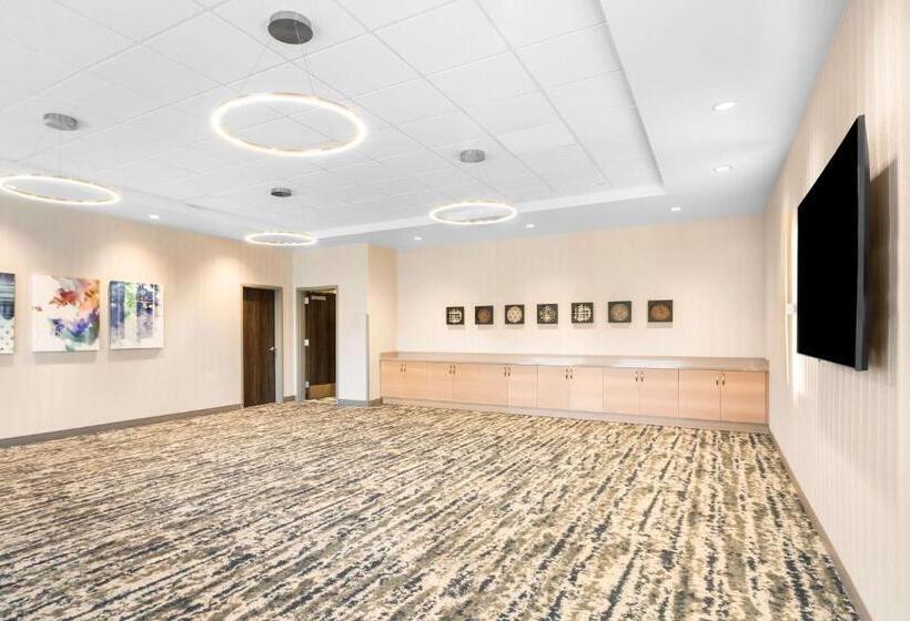 Отель Best Western Plus Settlers Point