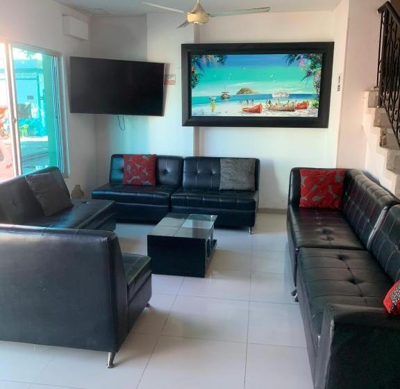 فندق Cangrejalito