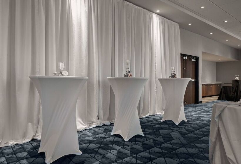 فندق Courtyard By Marriott Jefferson City