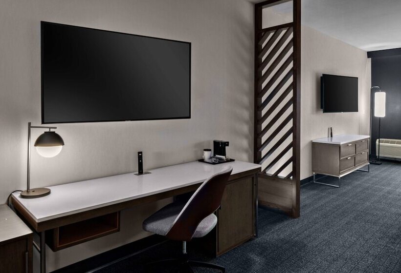 בית מלון כפרי Courtyard By Marriott Jefferson City