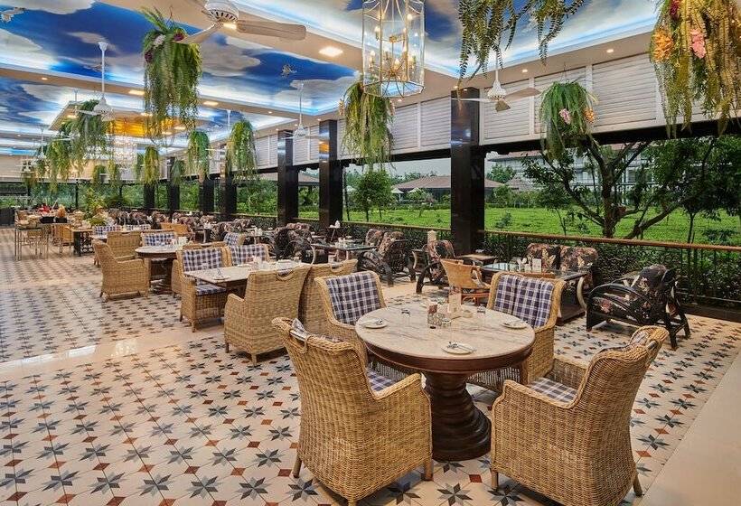 هتل Mayfair Tea Resort