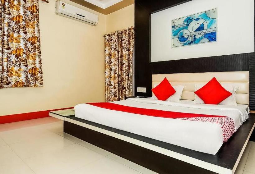 فندق Oyo 37863  Dharam Palace