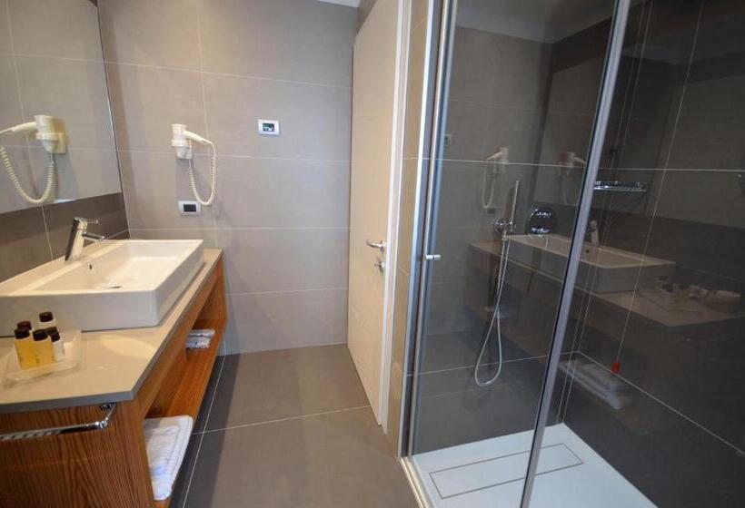 בית מלון כפרי Paganella Andalo