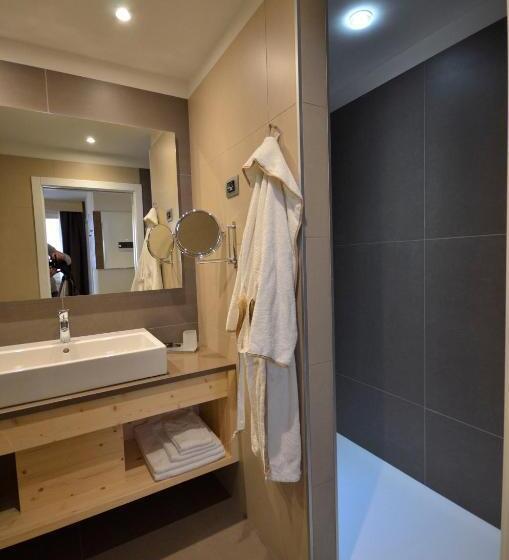 בית מלון כפרי Paganella Andalo