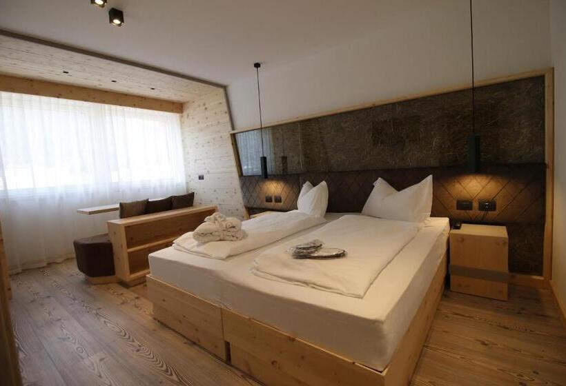 בית מלון כפרי Paganella Andalo