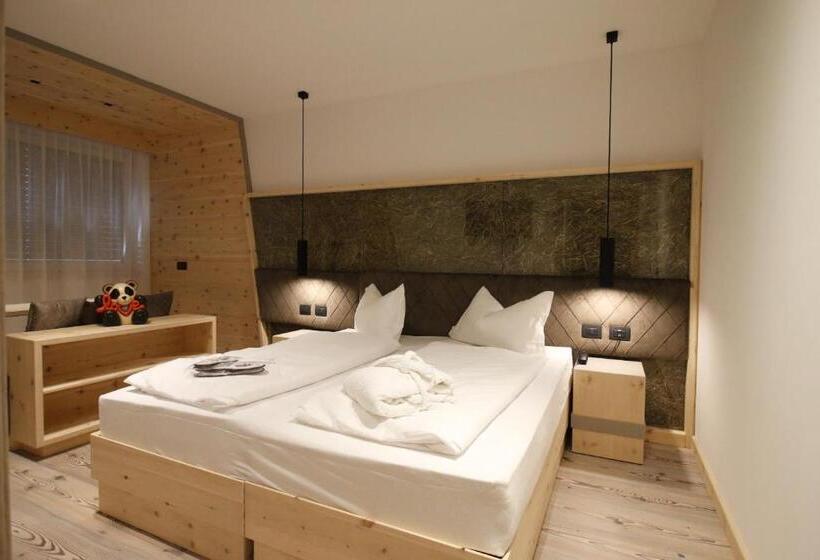 בית מלון כפרי Paganella Andalo