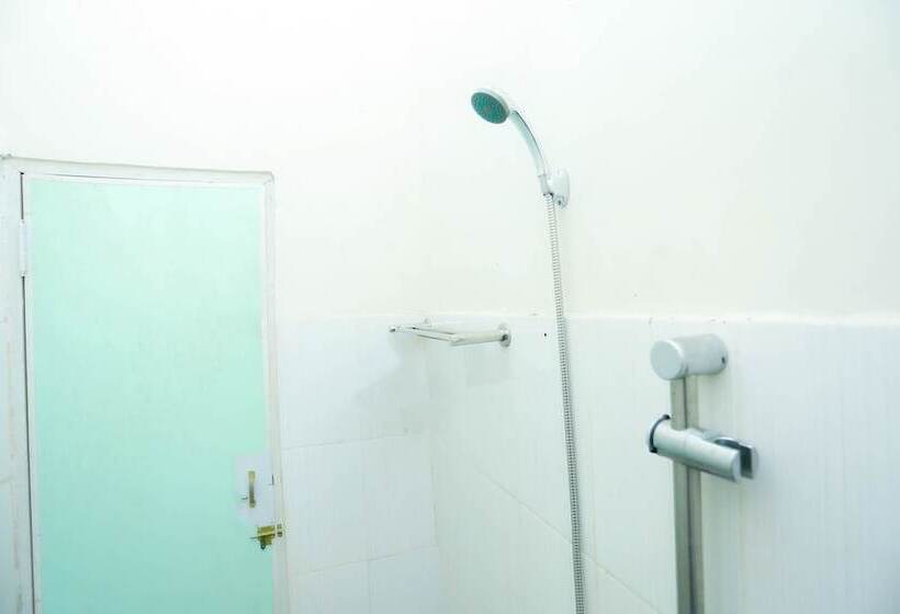 فندق Penginapan Mba Ros