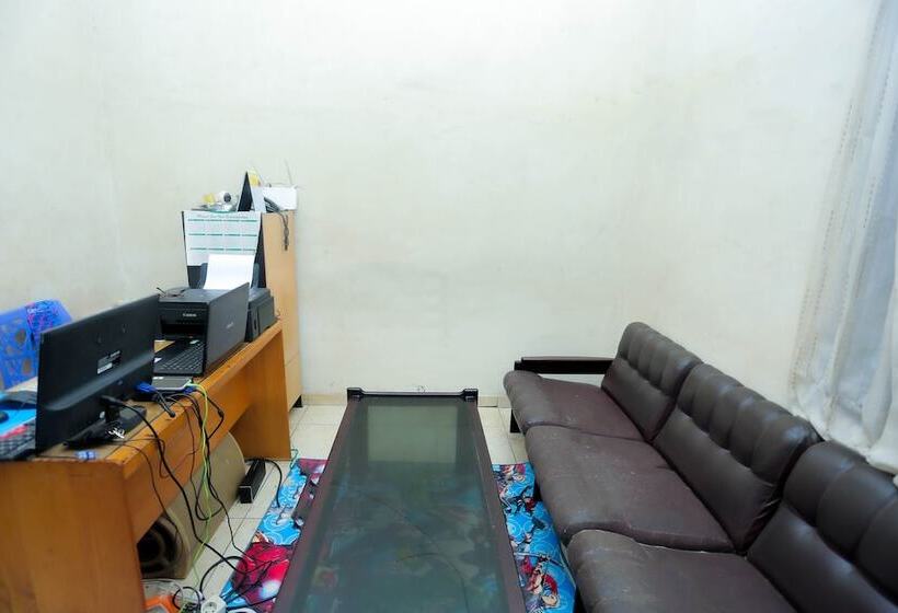 فندق Penginapan Mba Ros