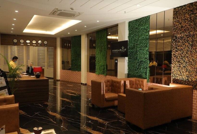 בית מלון כפרי Sky Suites By Monarch