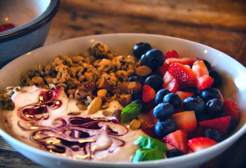 The Fraser River's Edge B&b Lodge