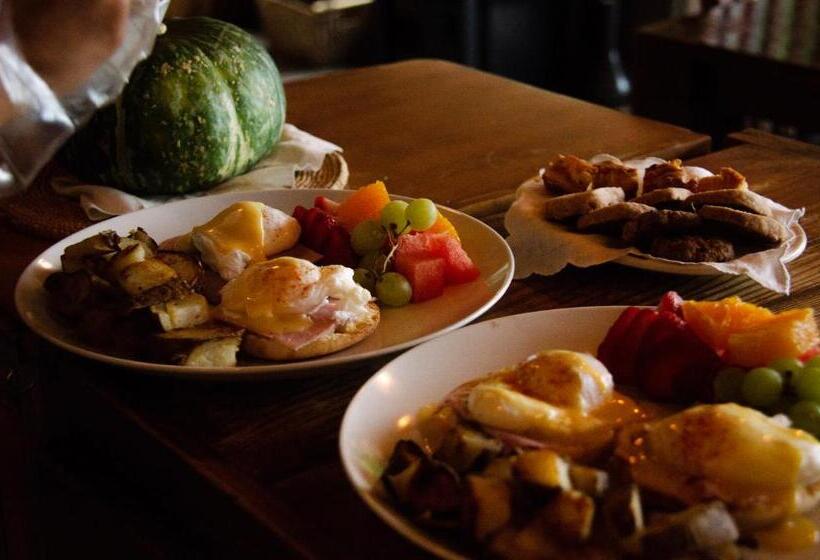 The Fraser River's Edge B&b Lodge