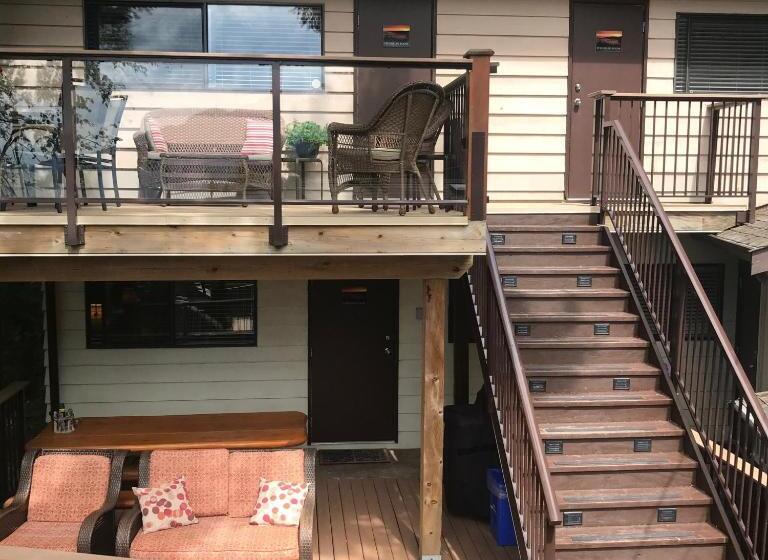 The Fraser River's Edge B&b Lodge