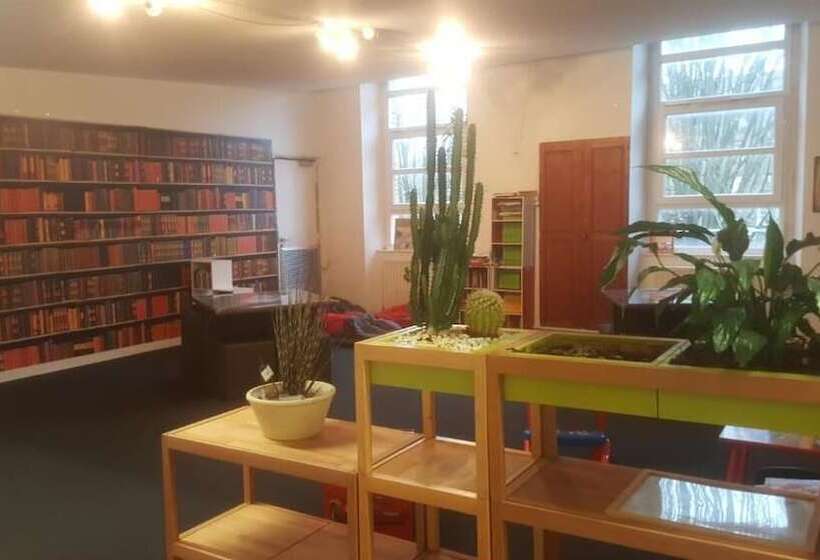 فندق صغير Auberge De Jeunesse Hi Amiens