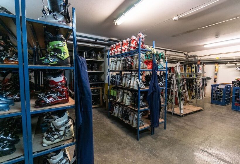 旅馆 Auberge De Jeunesse Hi Serre Chevalier