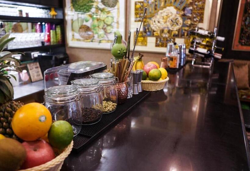 هاستل Unwnd Boutique Hotel Makati