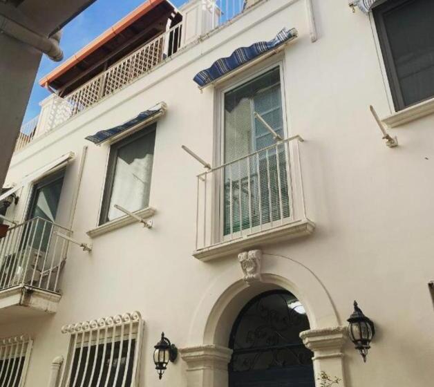 住宿加早餐 Taranto Mn Place