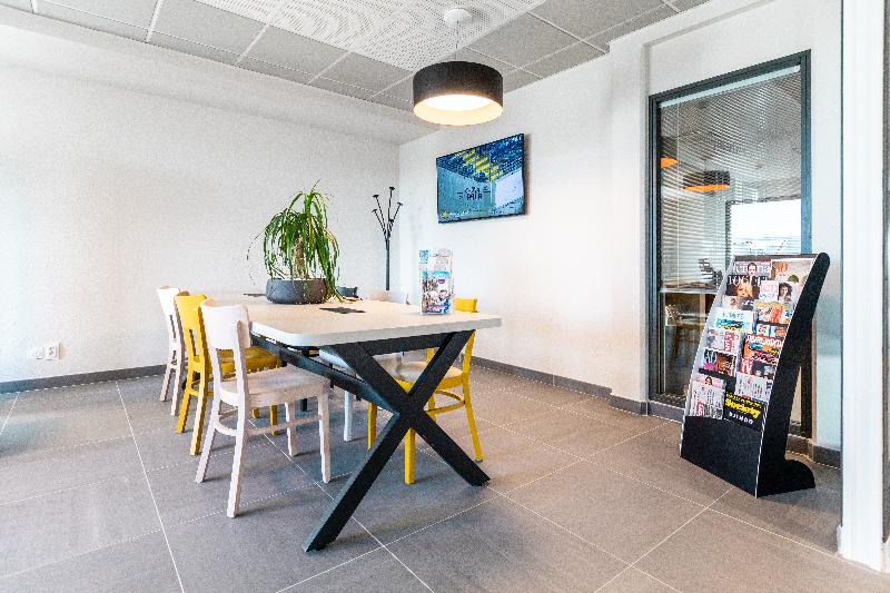 B&b Hotel Troyes Magasins D Usine