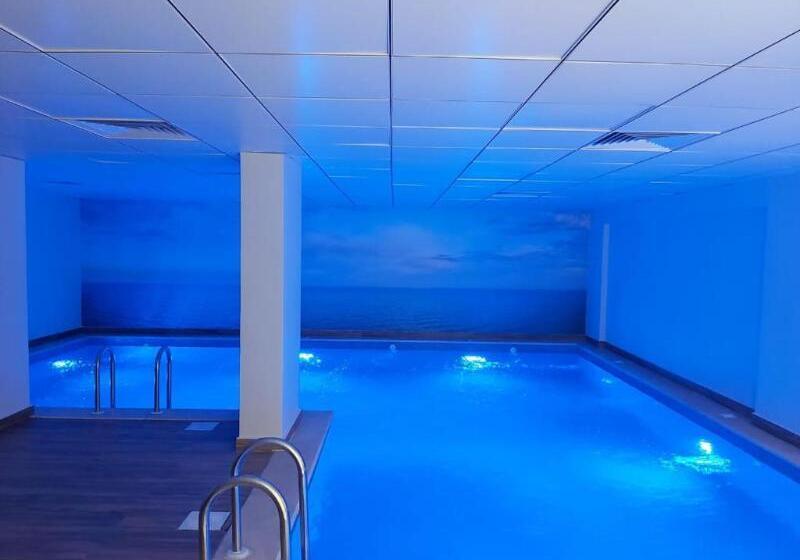 Отель Admire Apart