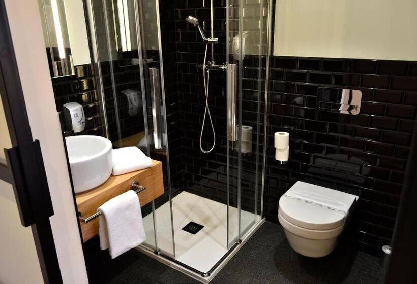 هتل Alda Galeria Coruna