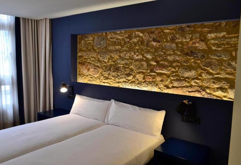 هتل Alda Galeria Coruna