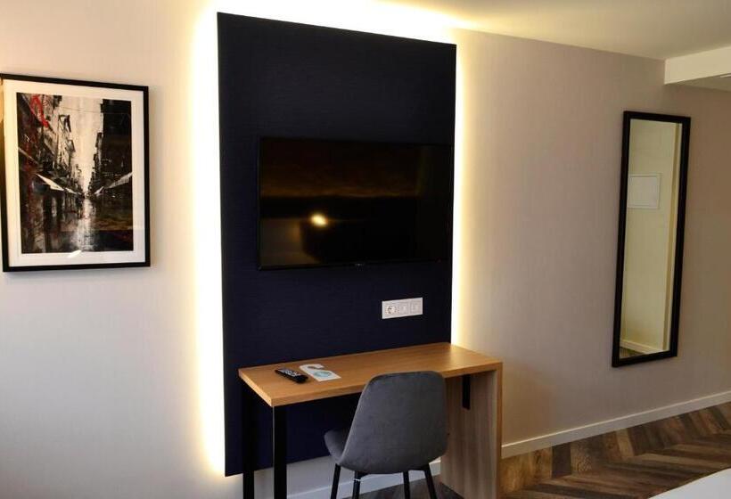 هتل Alda Galeria Coruna