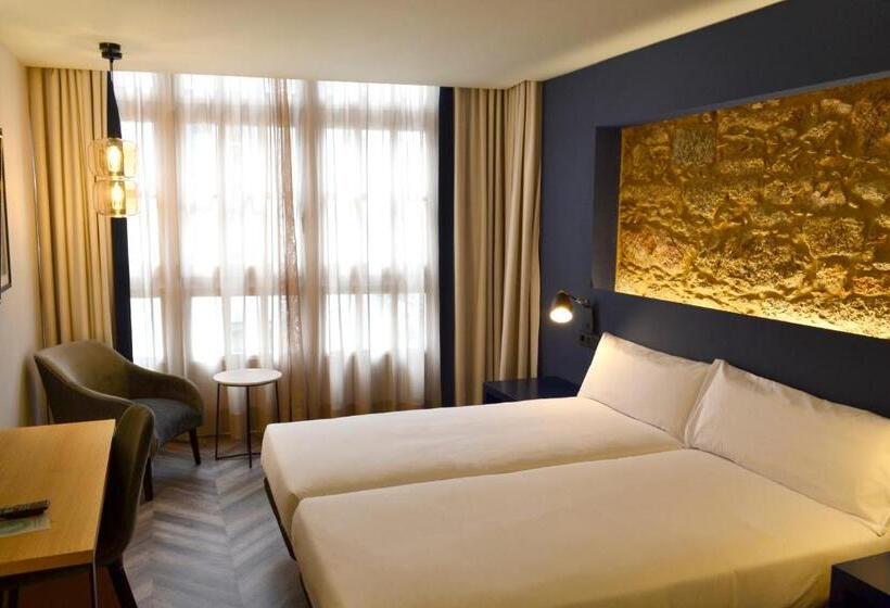 هتل Alda Galeria Coruna