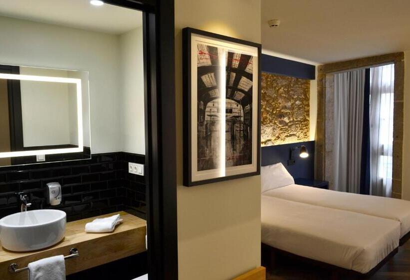 هتل Alda Galeria Coruna