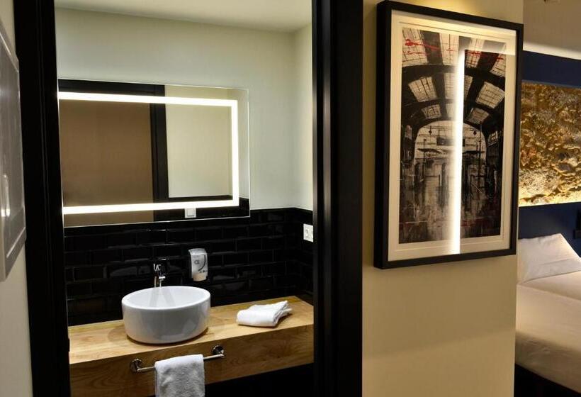 هتل Alda Galeria Coruna