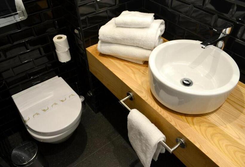 هتل Alda Galeria Coruna