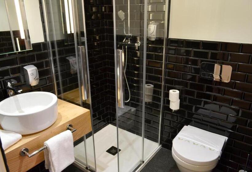 هتل Alda Galeria Coruna