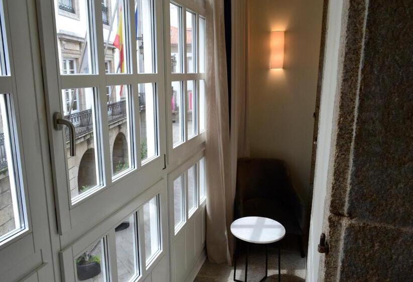 هتل Alda Galeria Coruna