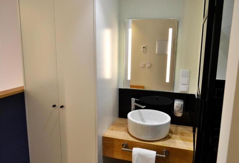 هتل Alda Galeria Coruna